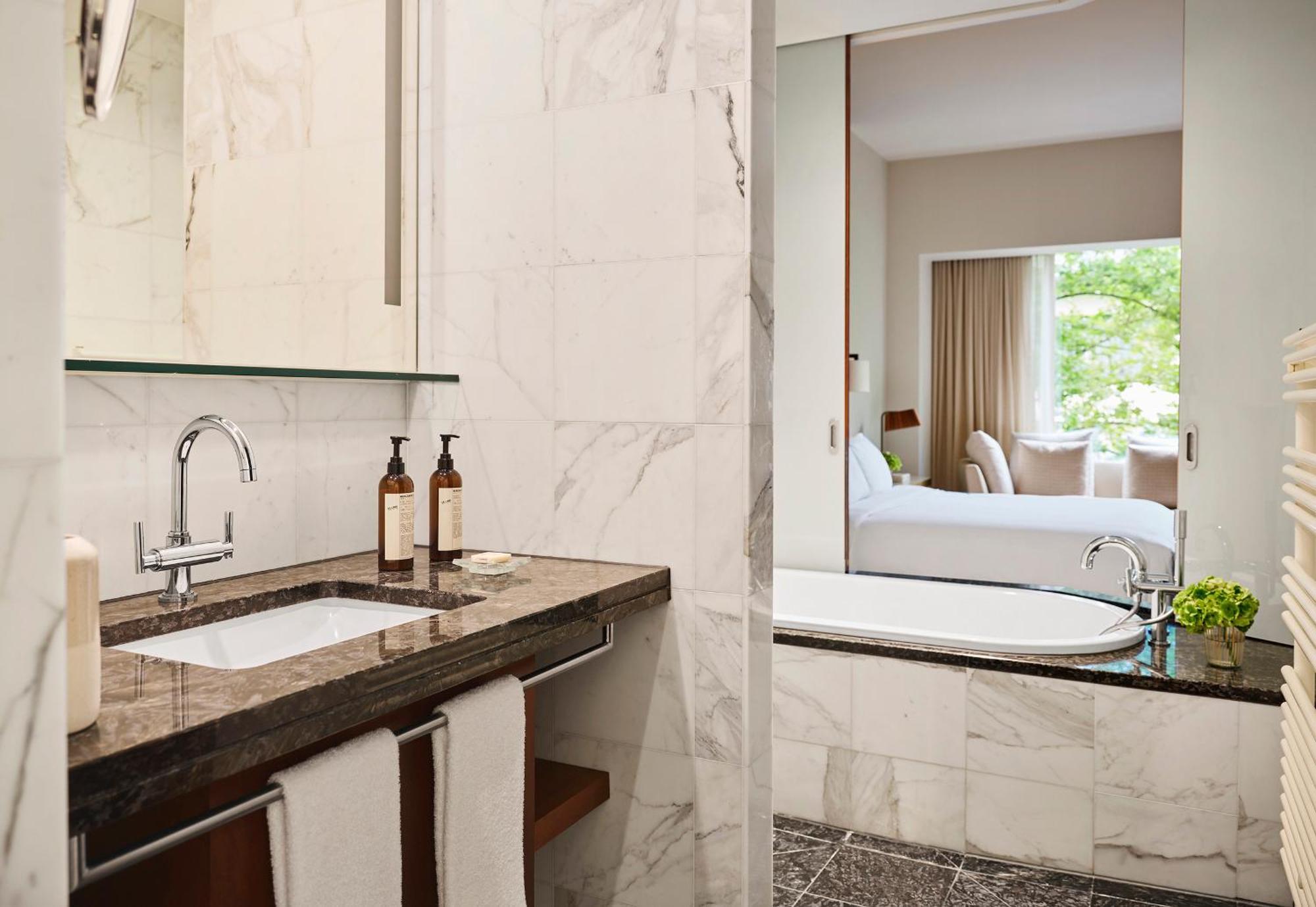 Park Hyatt – Center Luxury