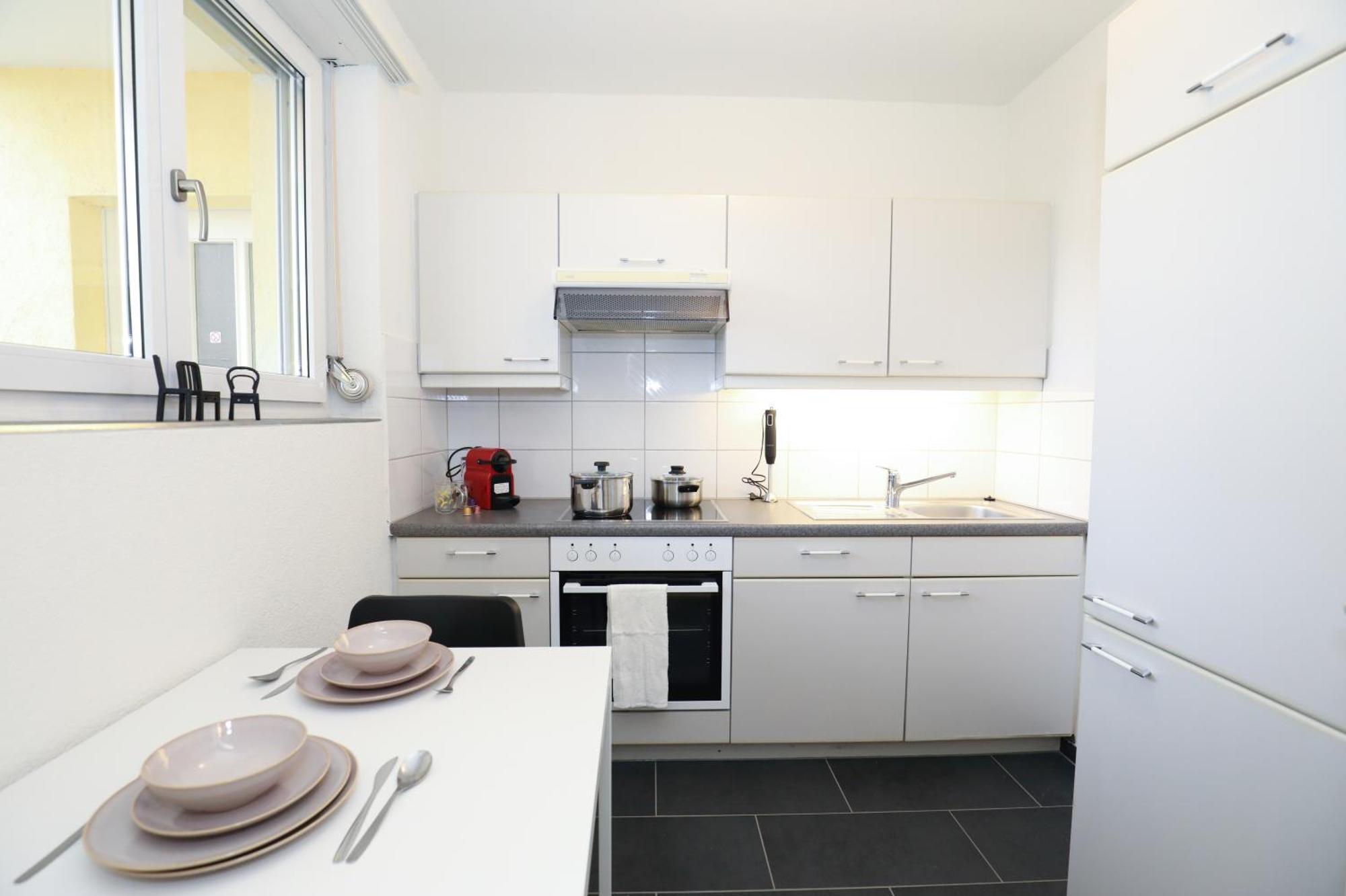 Apartment Spacious Parkside In With Balcony *