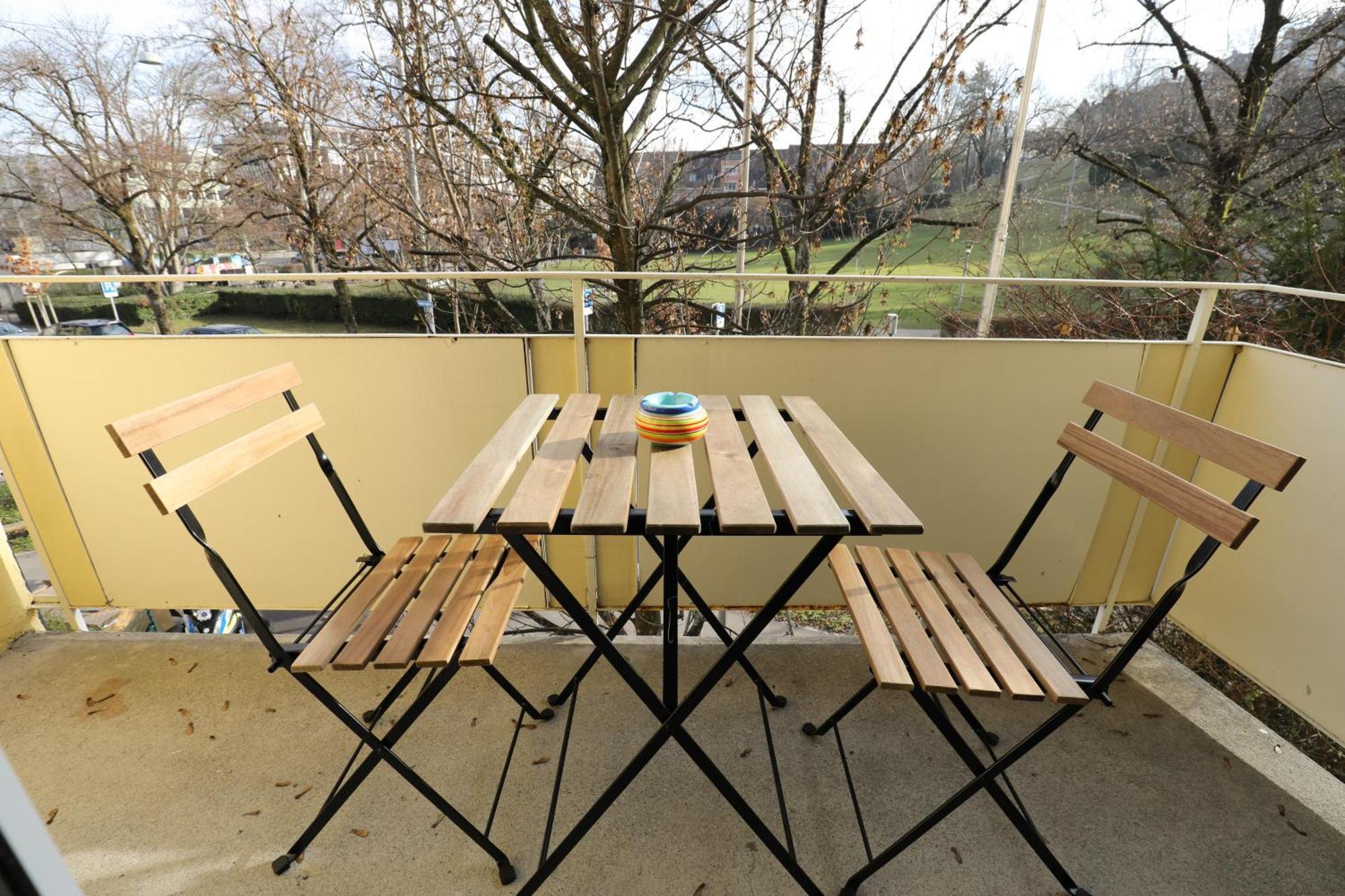 Spacious Parkside In With Balcony