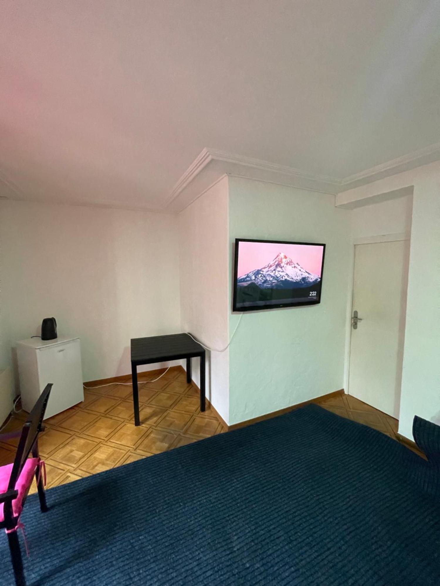 4 Preiswertes Zimmer In Privater Wohnung, Kein Hotel, Ohne Personal, Zum Uebernachten * Zurich