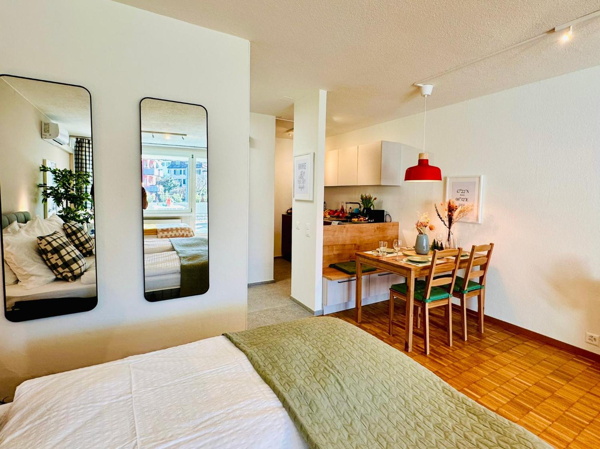 New With Sunny Terrace & Air Condition * Zürich