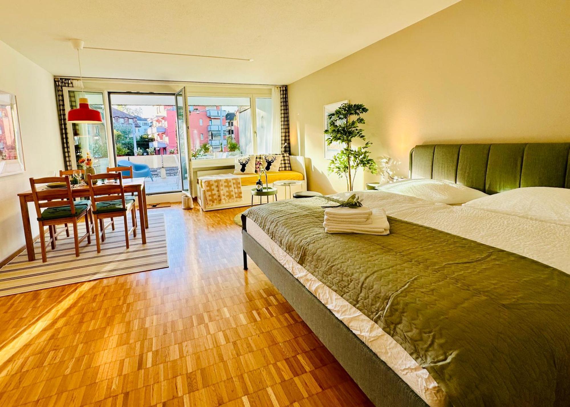 New With Sunny Terrace & Air Condition Zürich