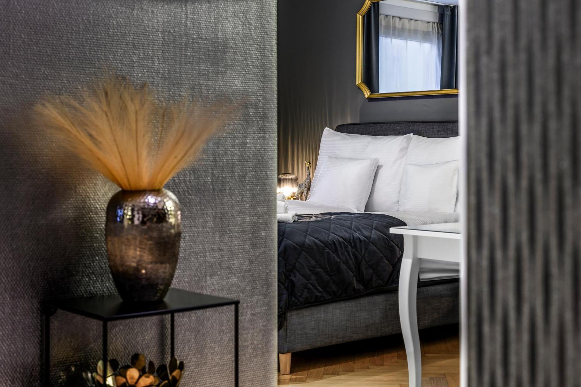 Boutique Luxury Living - Private Balcony I Location I Ac Comfort Zurich