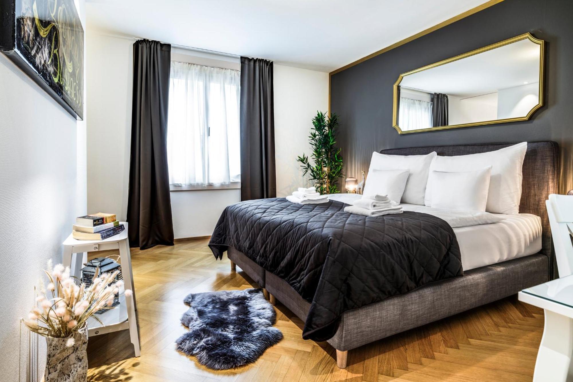 Boutique Luxury Living - Private Balcony I Location I Ac Comfort