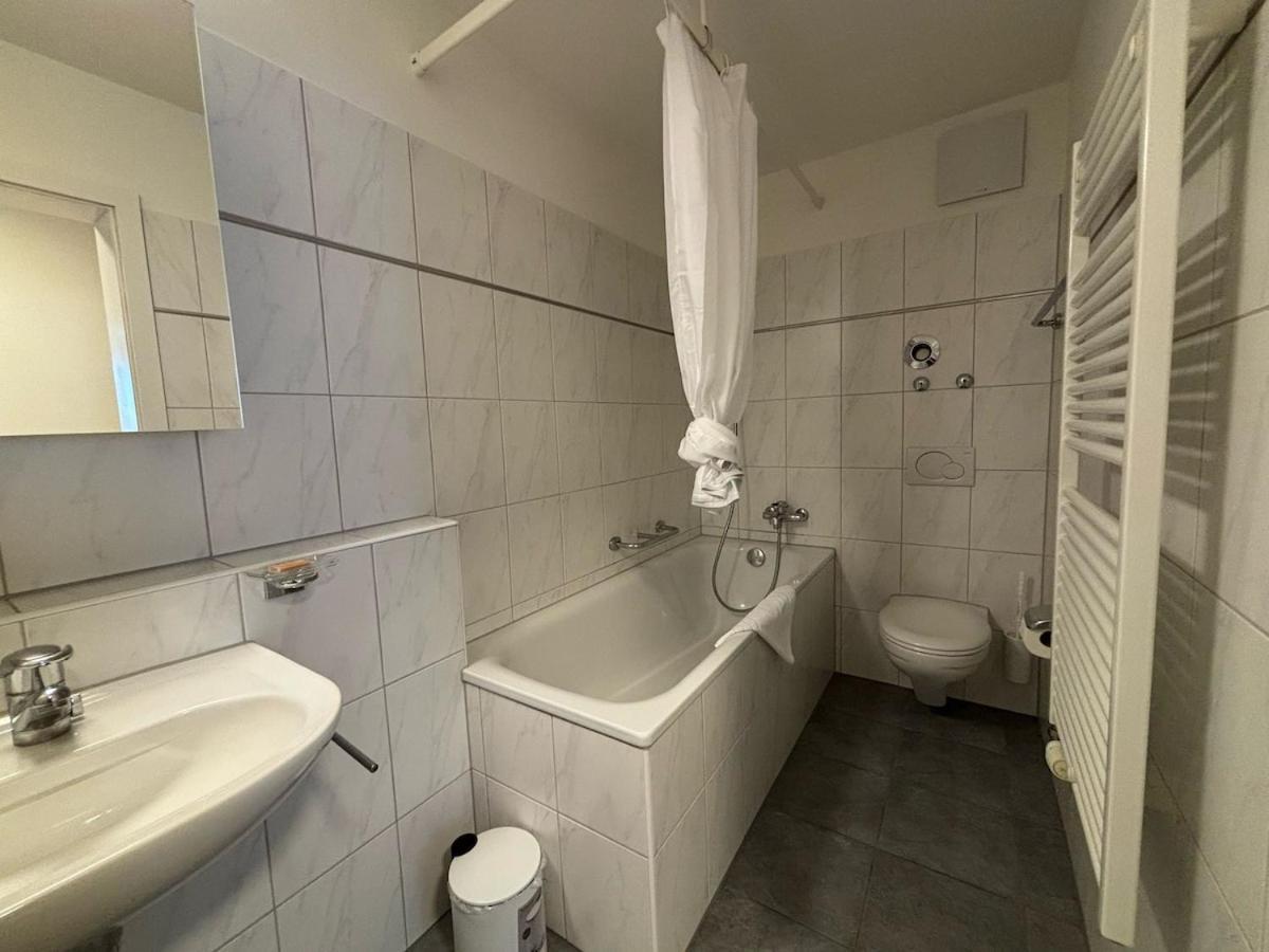 Modern 2br In The Center - Hoesch 12 Apartment *