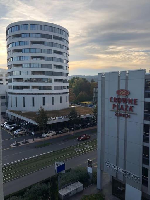 Stadt Zuerich-Kleines Studio Albisriederplatz *