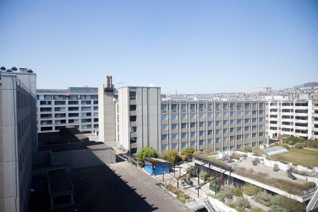 Stadt Zuerich-Kleines Studio Albisriederplatz * Zurich