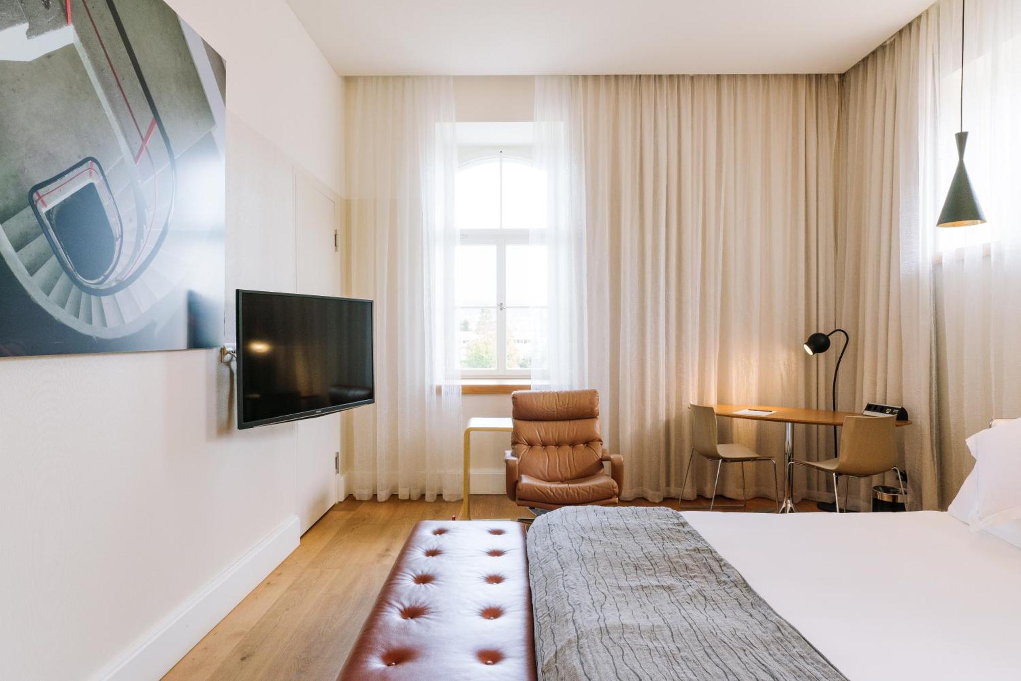 Hotel B2