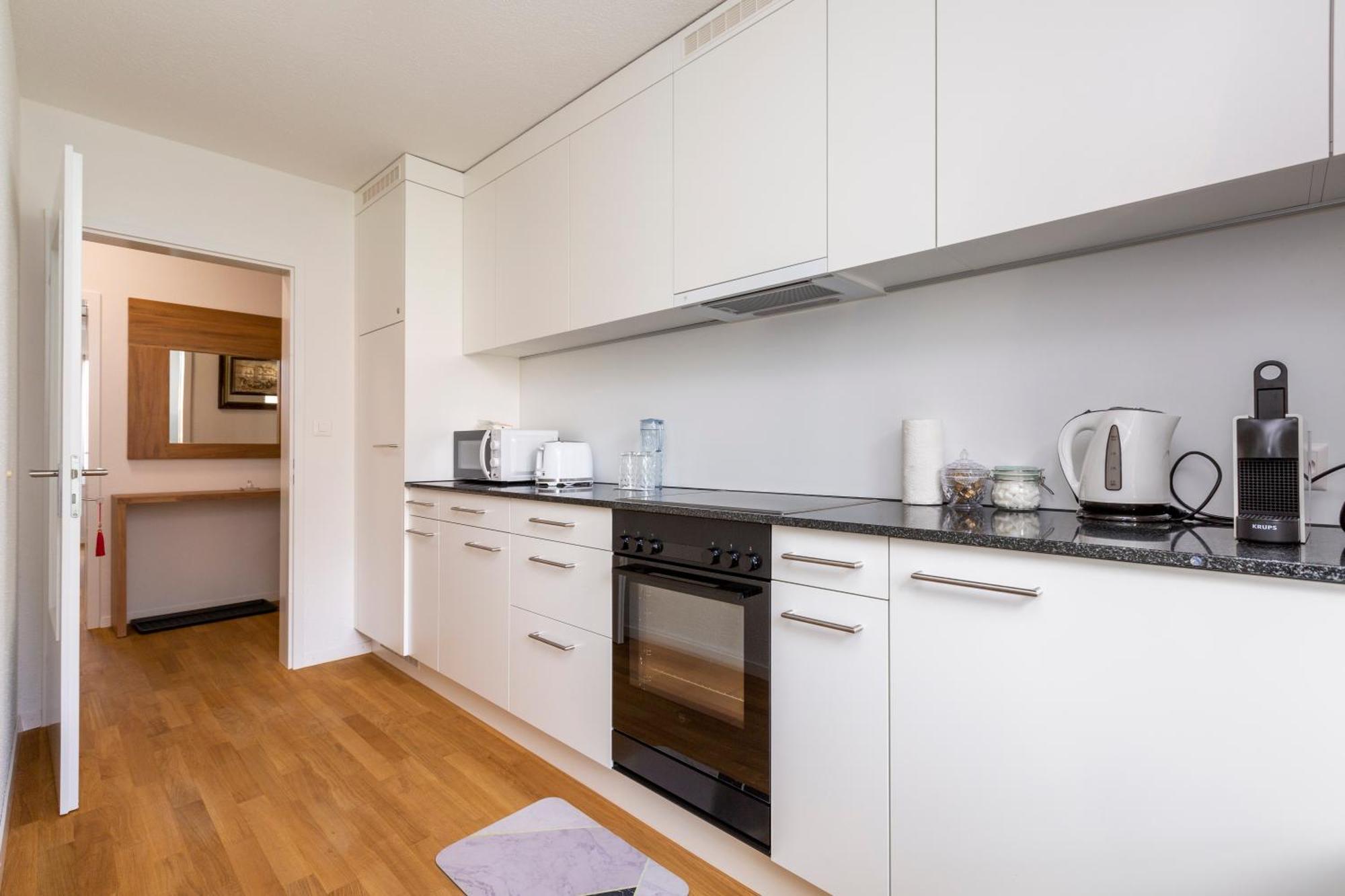 Kaya 2a - Downtown 2br With Balcony Apartment