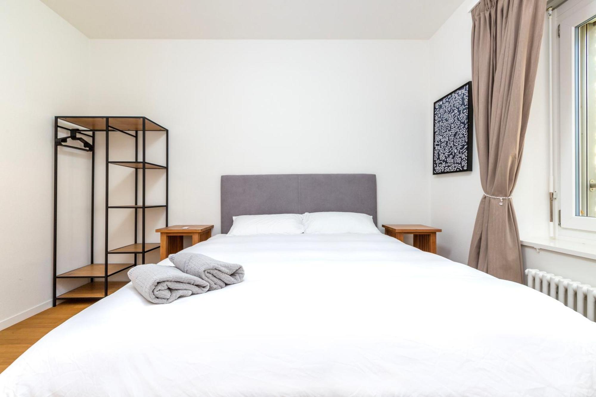 Kaya 2a - Downtown 2br With Balcony Apartment