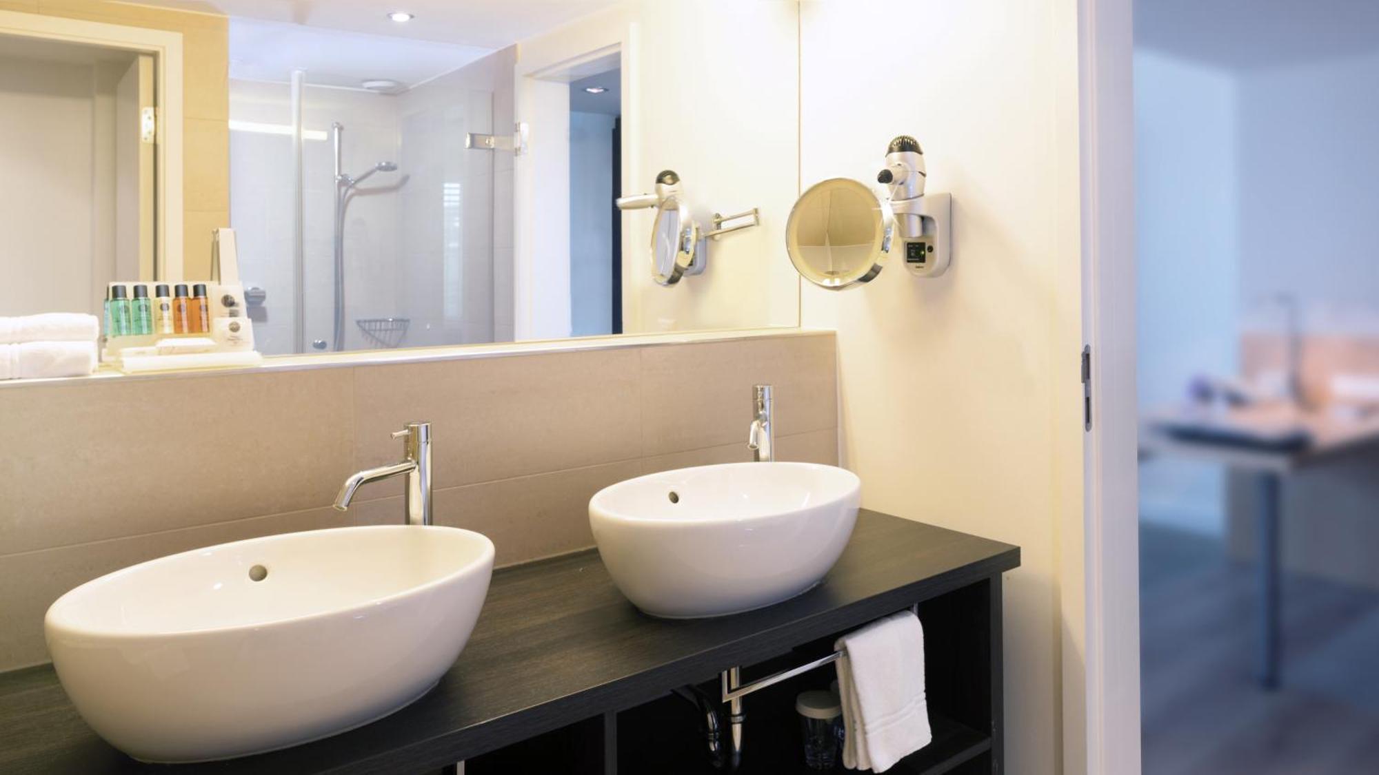 Crowne Plaza By Ihg
