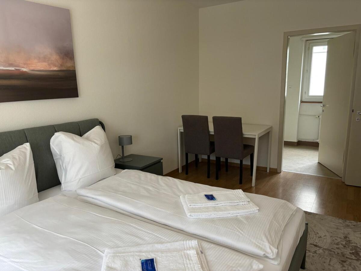 Modest In The Center - Cross 4 Apartment Zurich