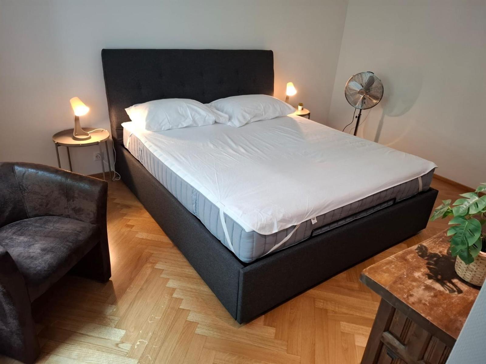 Zuerich Central Station Apartment, 2 Bedroom & Sofabed Apartment *