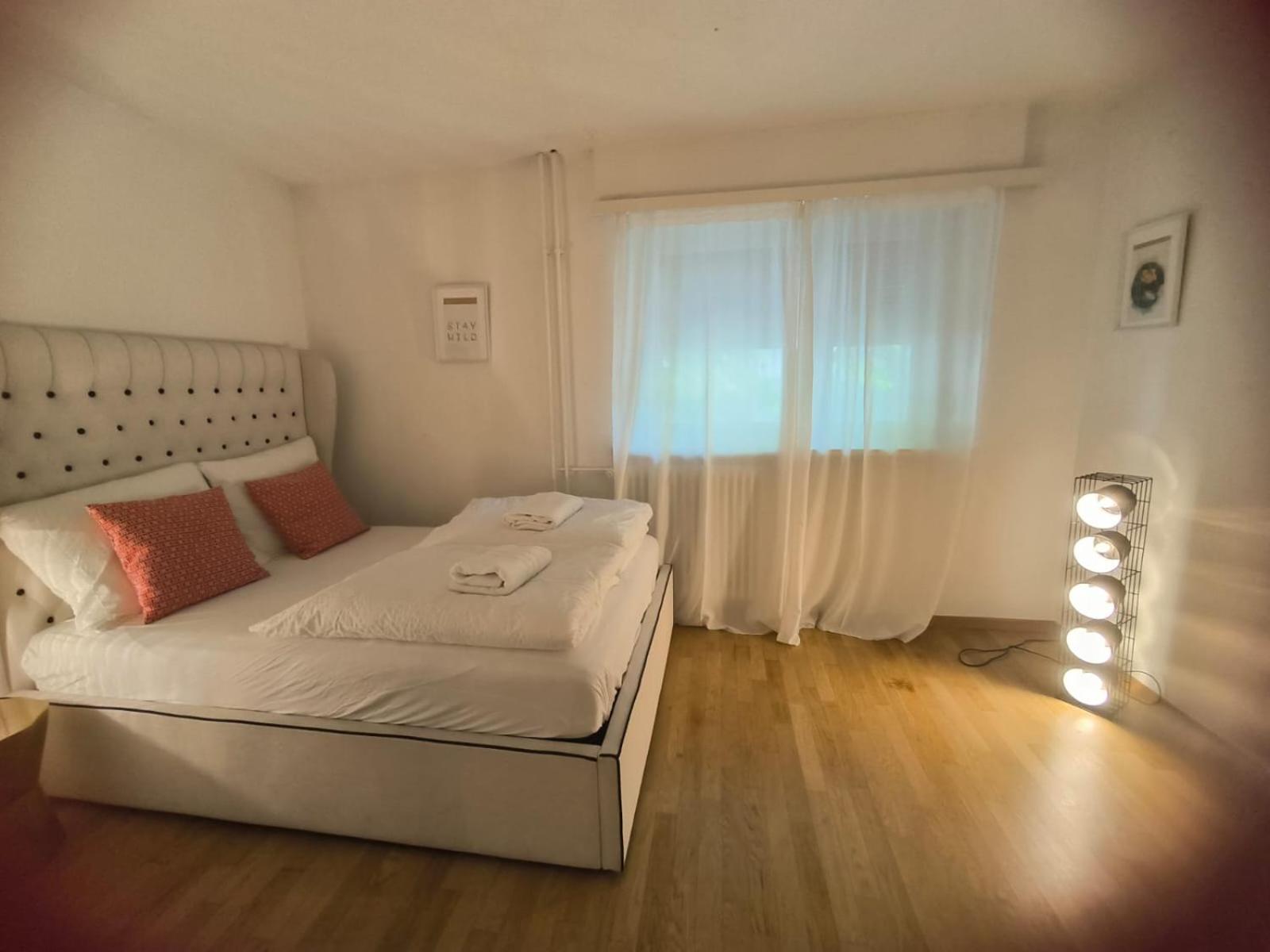 Apartment In West