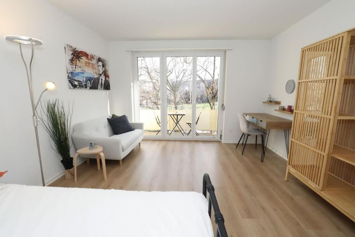 Spacious Parkside In With Balcony Zurich