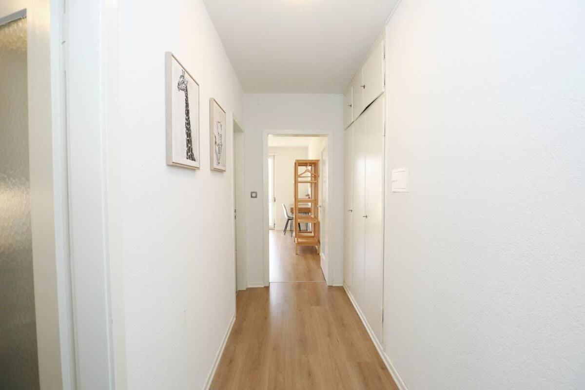Apartment Spacious Parkside In With Balcony *