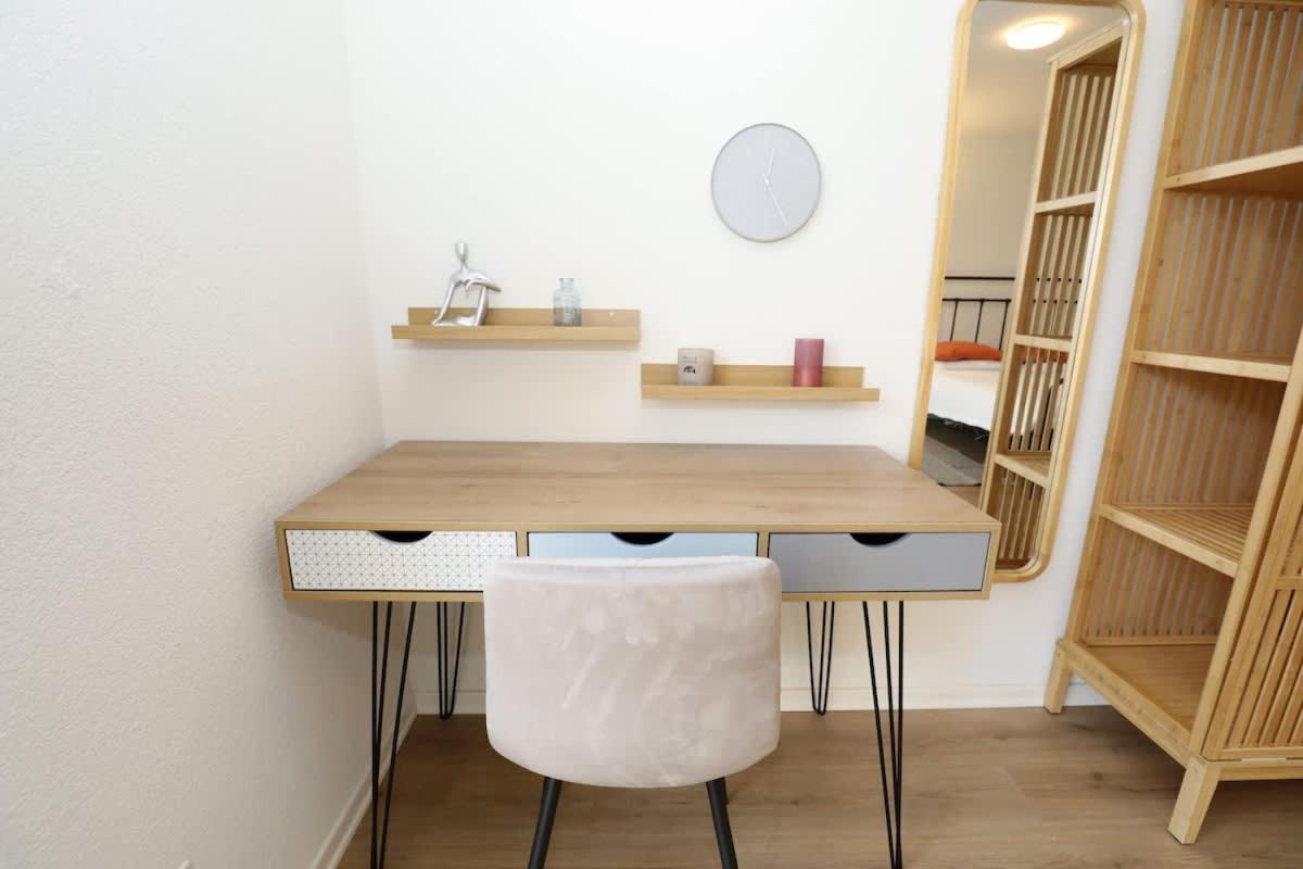 Spacious Parkside In With Balcony Apartment