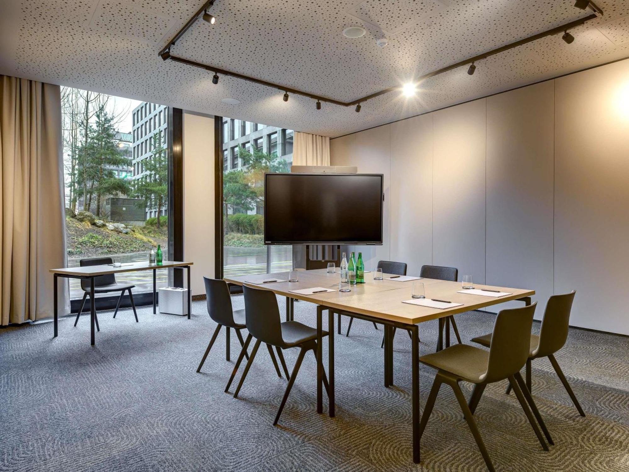 Aja Hotel 4*
