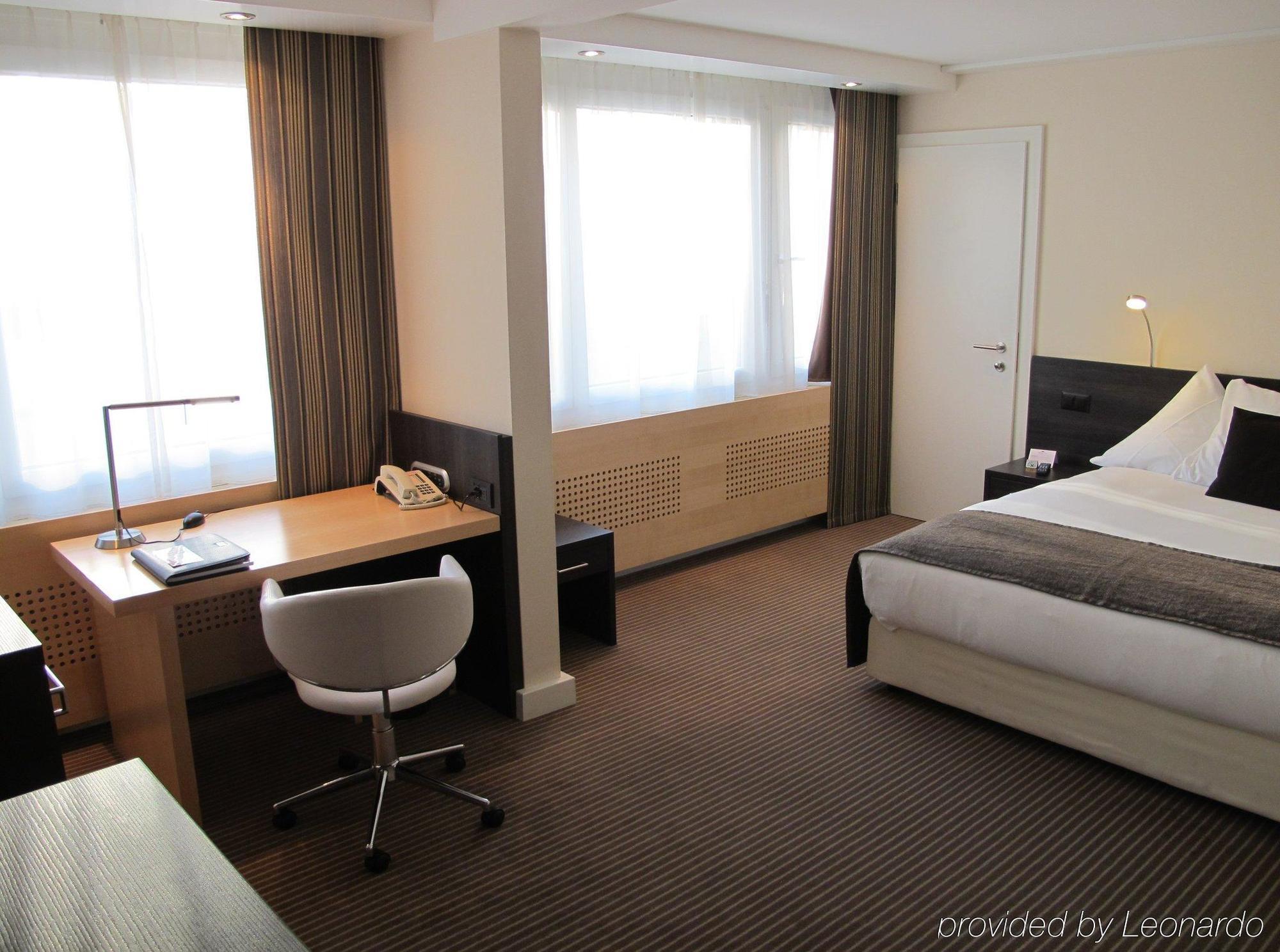Crowne Plaza By Ihg Hotel