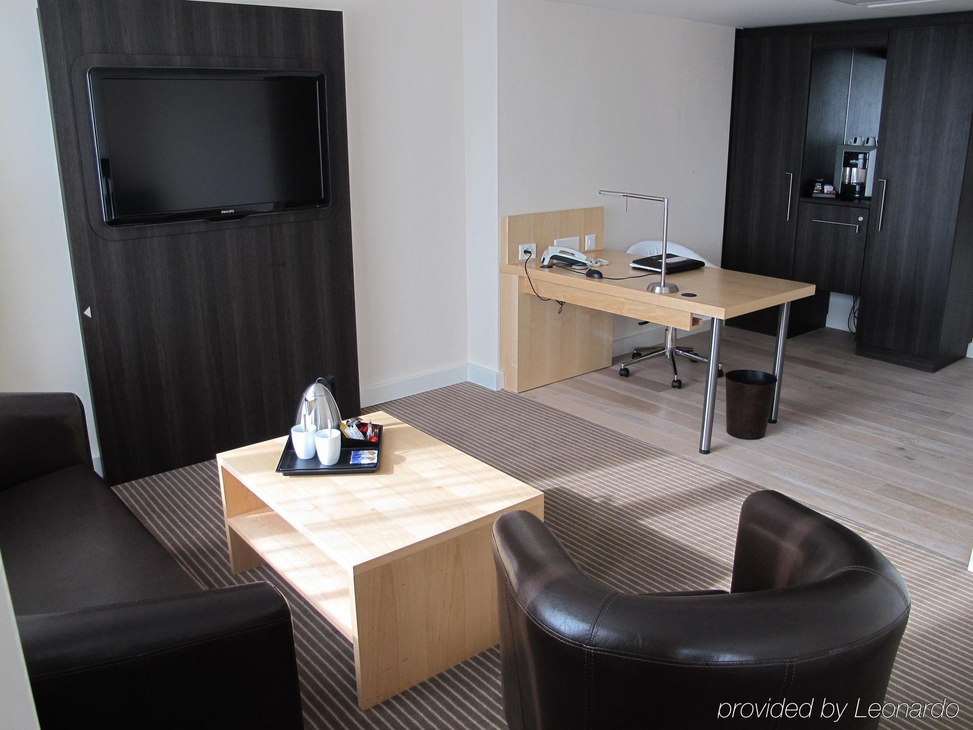 Crowne Plaza By Ihg Hotel 4*
