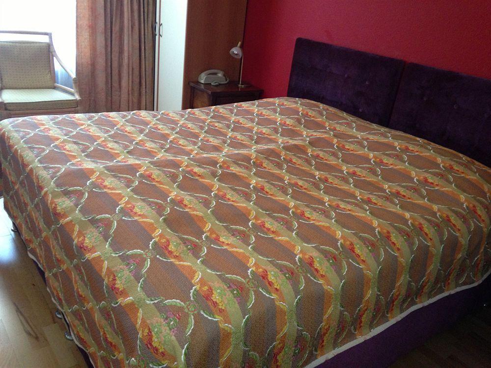 Hotel Center - Bellevue 3*