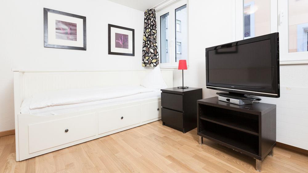 Swiss Star District 4 - Contactless Self Check-in Apartment