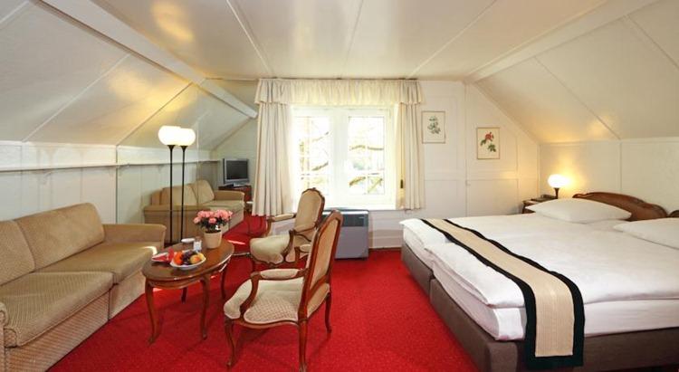 Hotel Swiss Night By Fassbind 3*