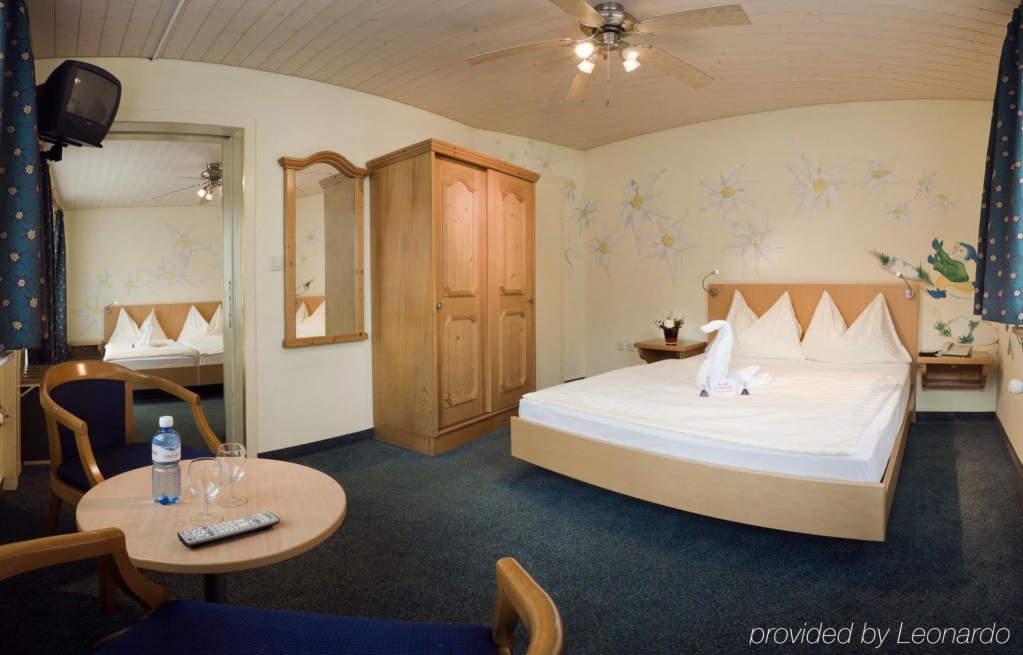 Fred Leonhardstrasse - Mobile Check-in Hotel