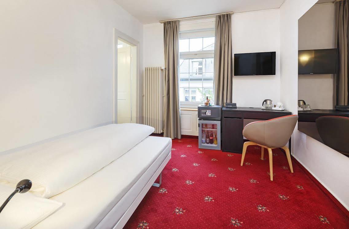 Hotel Swiss Night By Fassbind 3*