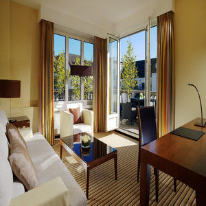 Neues Schloss Privat Zurich, Autograph Collection Zurich