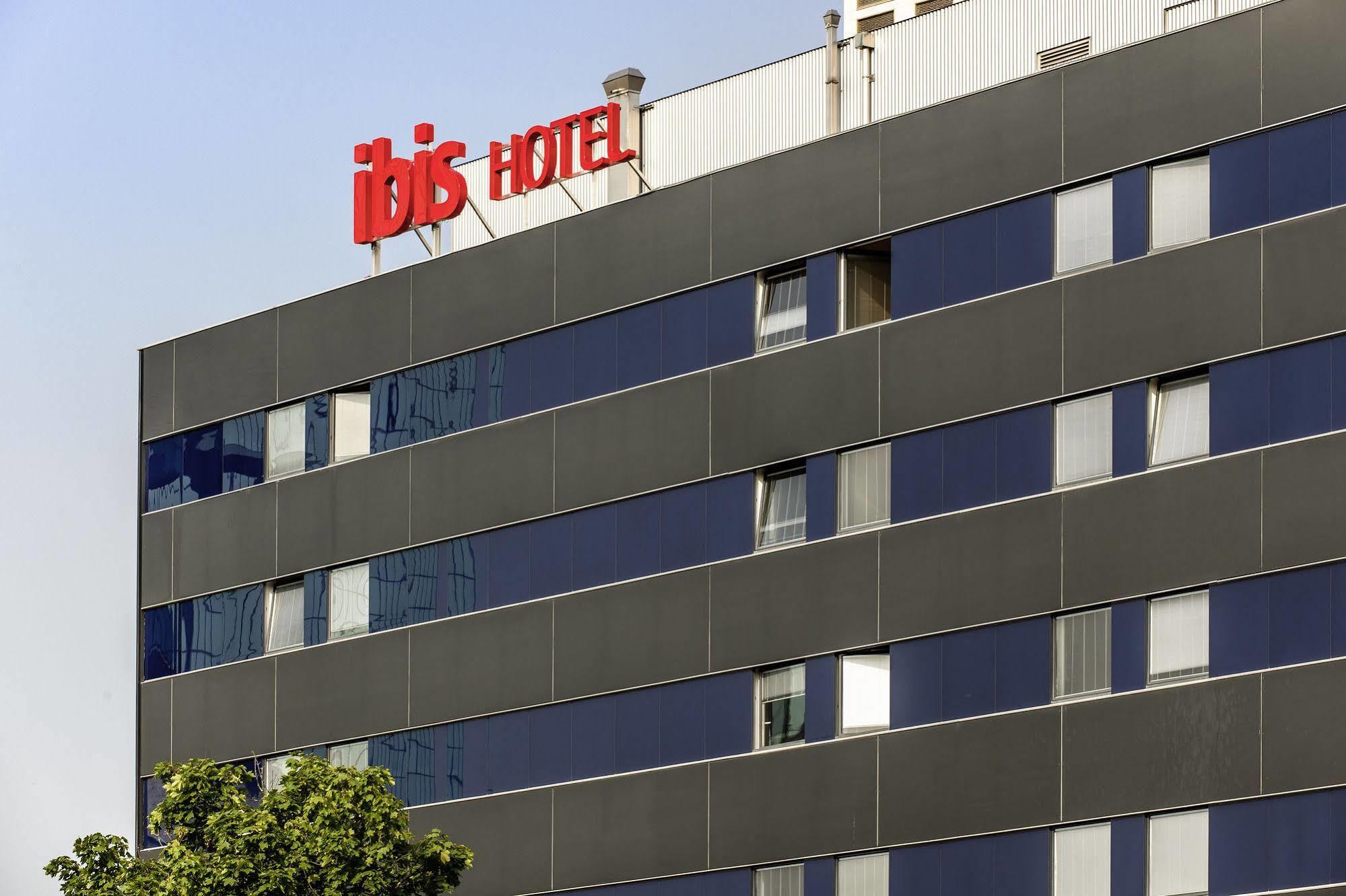 Ibis West Hotel 3*