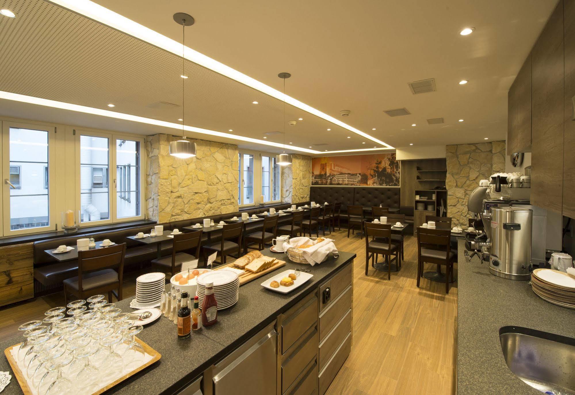 Alexander Old Town Guest house 2*