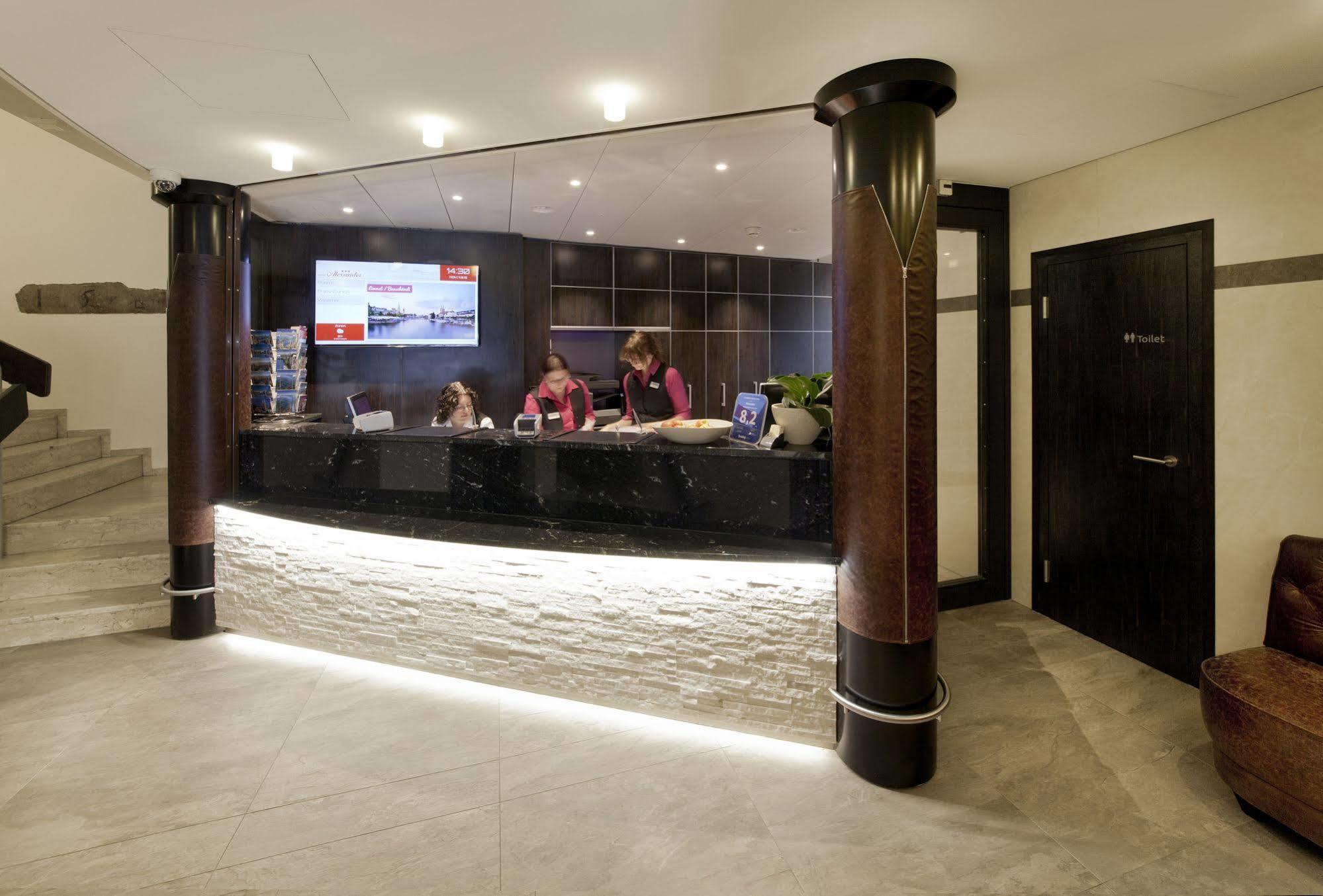 Alexander Old Town Guest house 2*