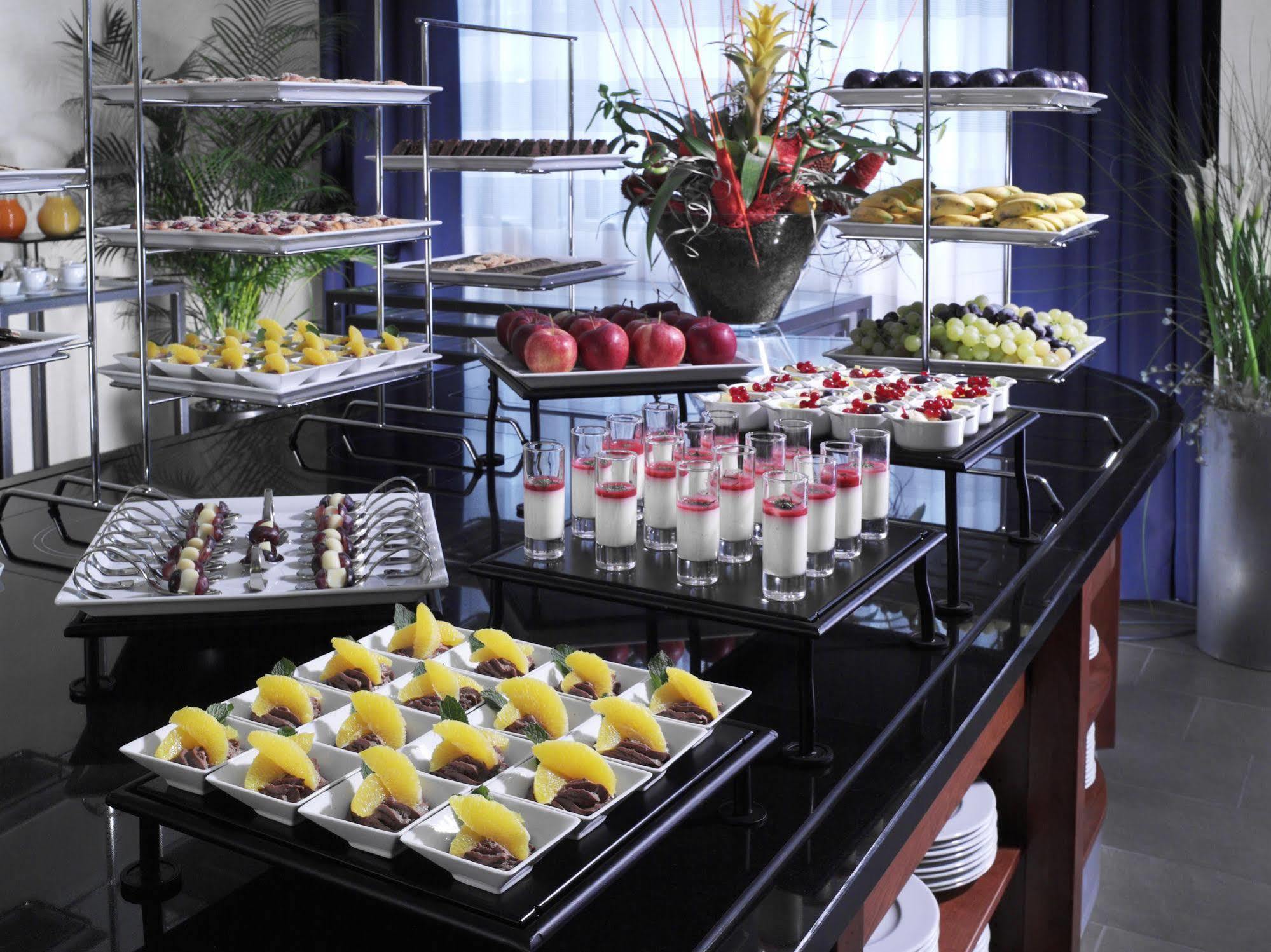 Hotel Courtyard By Marriott North 4*