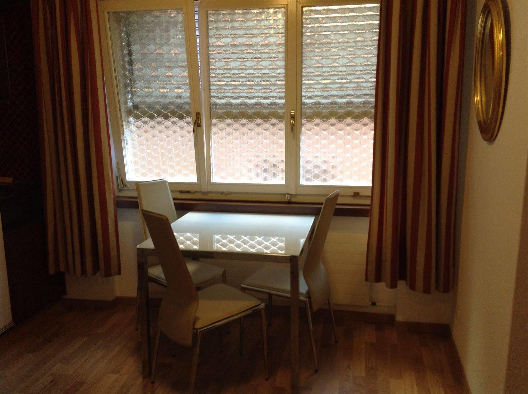 Hotel Center - Bellevue 3*