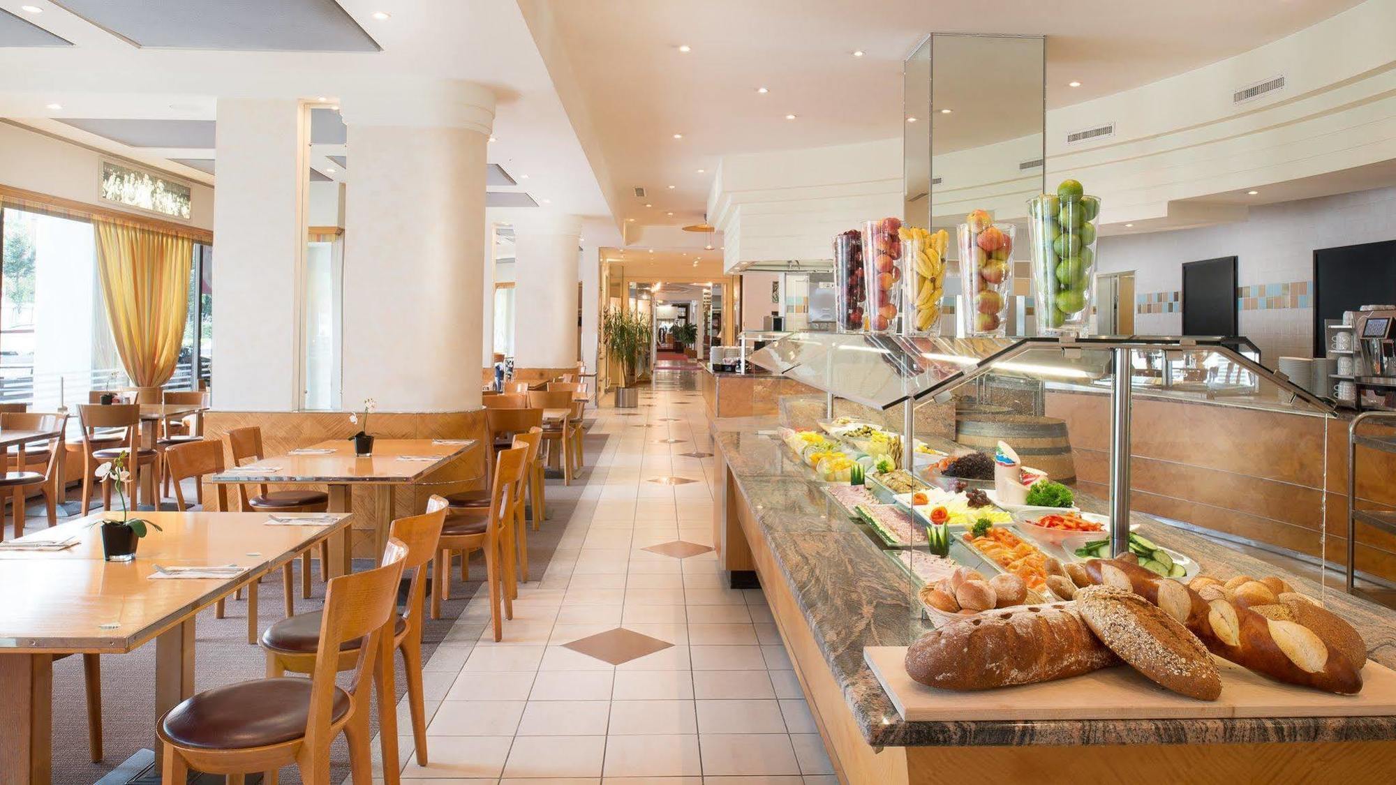 Crowne Plaza By Ihg Hotel