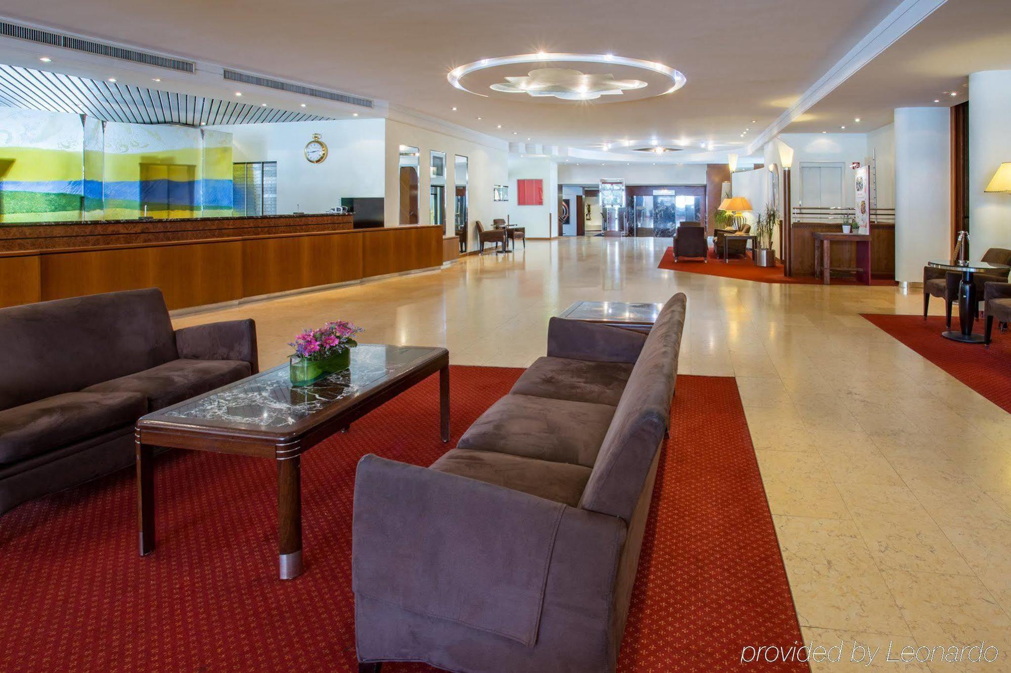 Crowne Plaza By Ihg