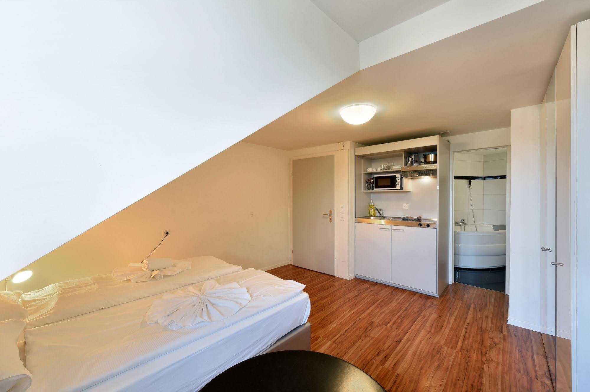 Swiss Star California - Self Check-in Apartment Zurich