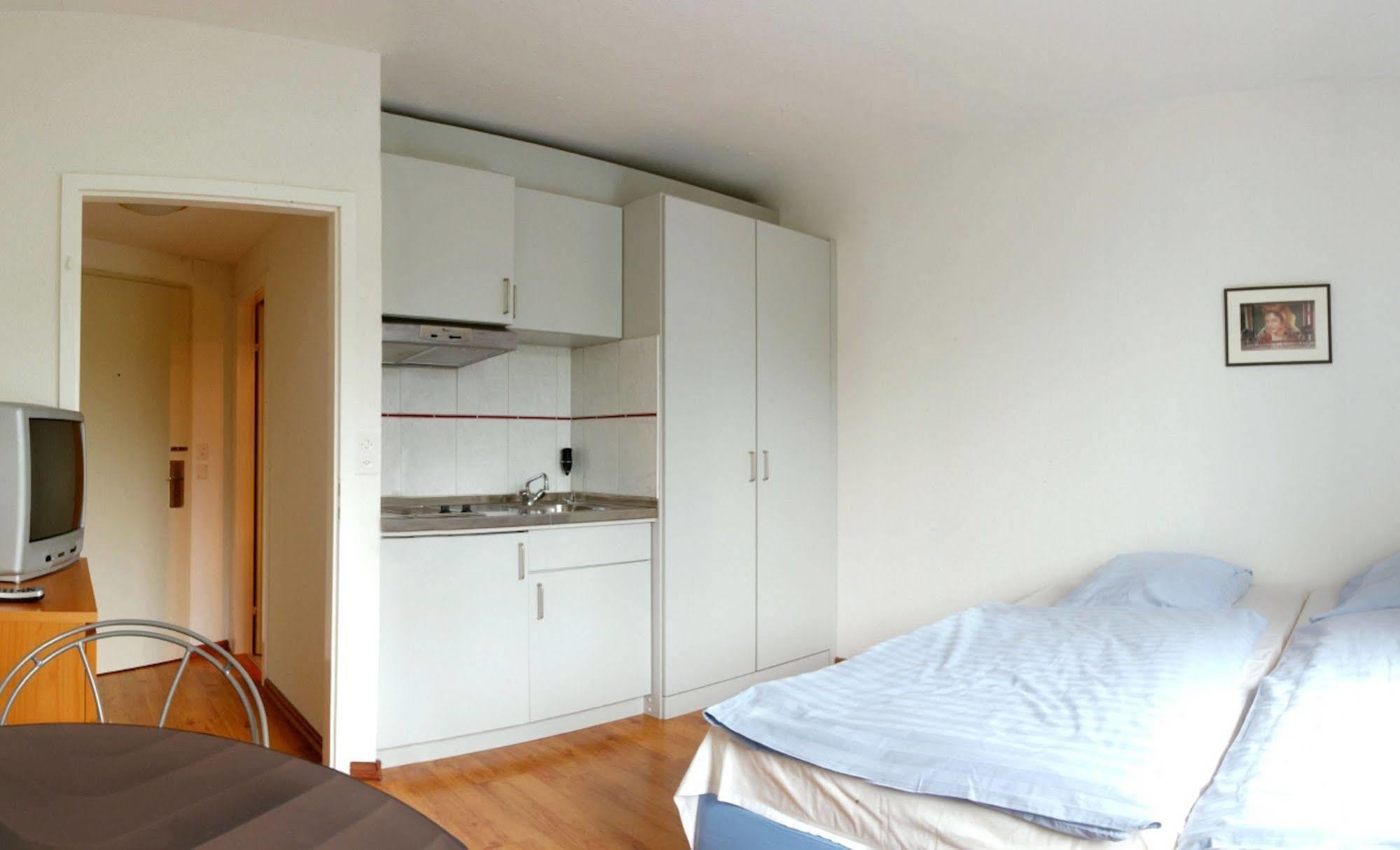 Apartment Swiss Star California - Self Check-in Zurich