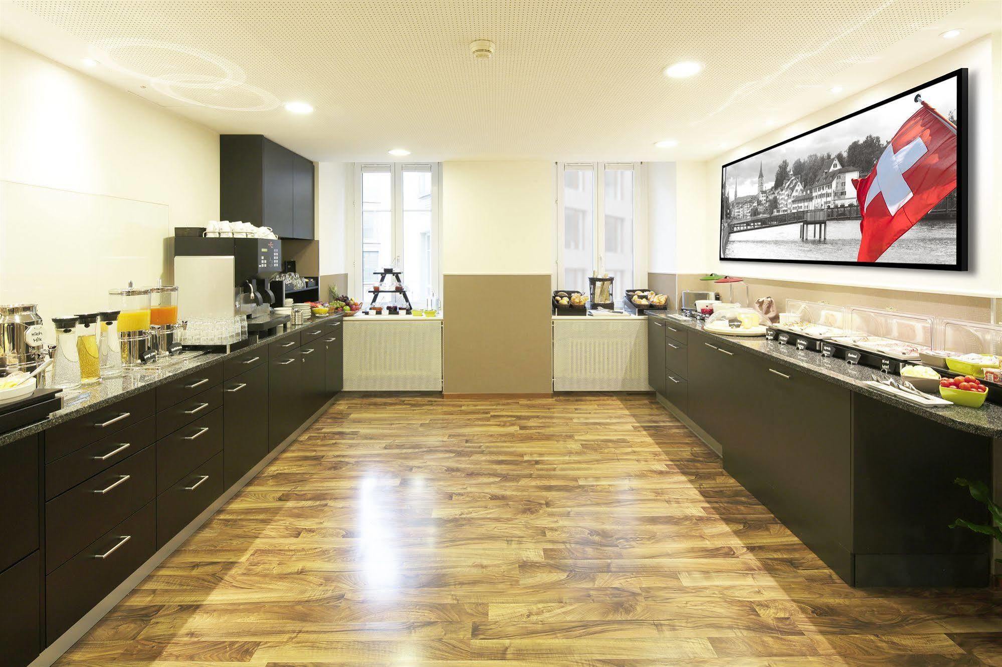 Casa de hóspedes Fred Hauptbahnhof 2*