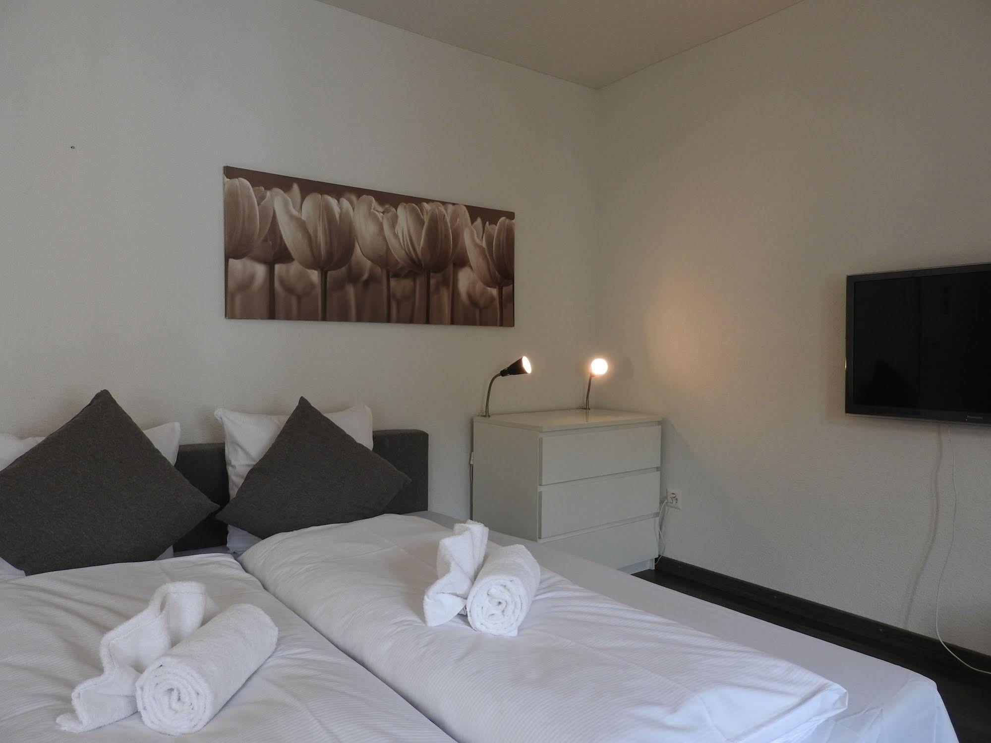 Inside Five Aparthotel Zurich