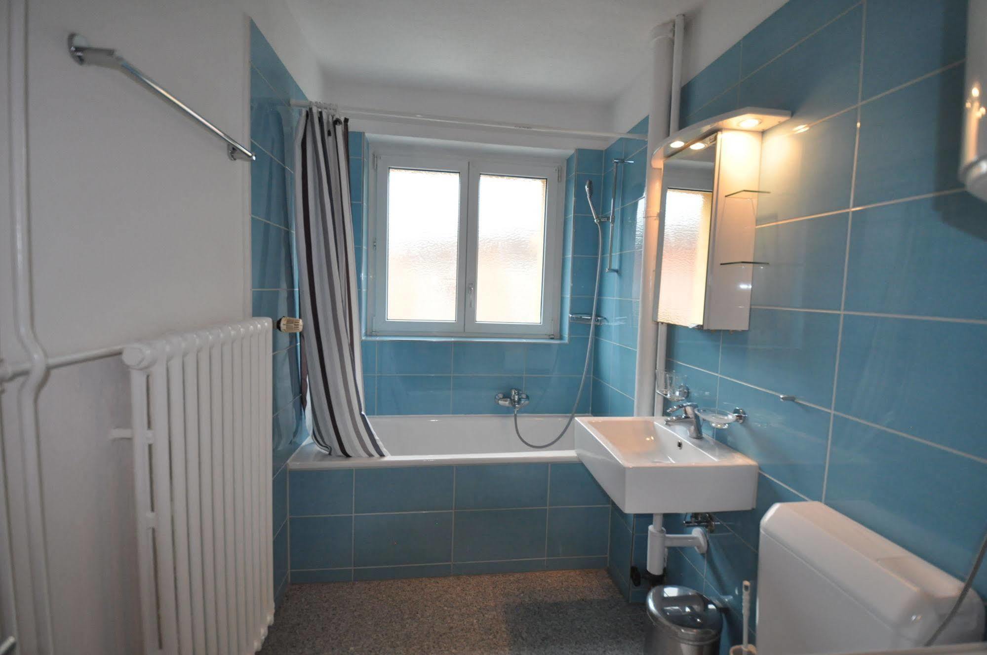 Swiss Star Hard Bridge Apartment *