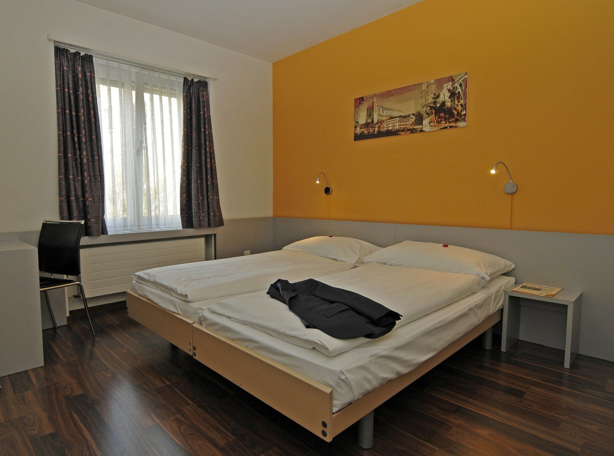 Alexander Old Town 2*
