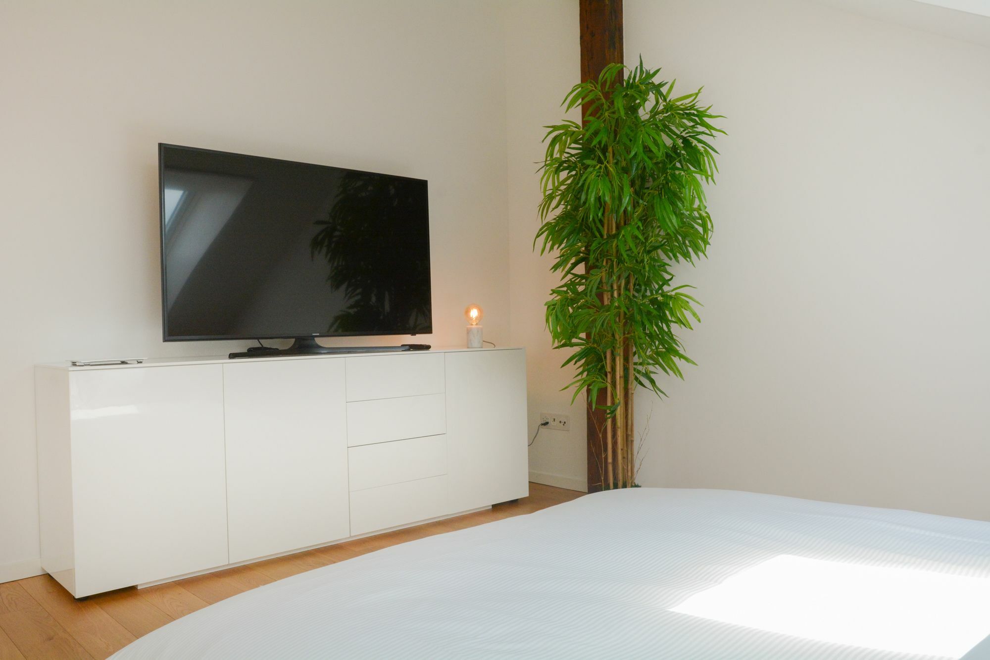 Airhome Limmatquai River View Apartment