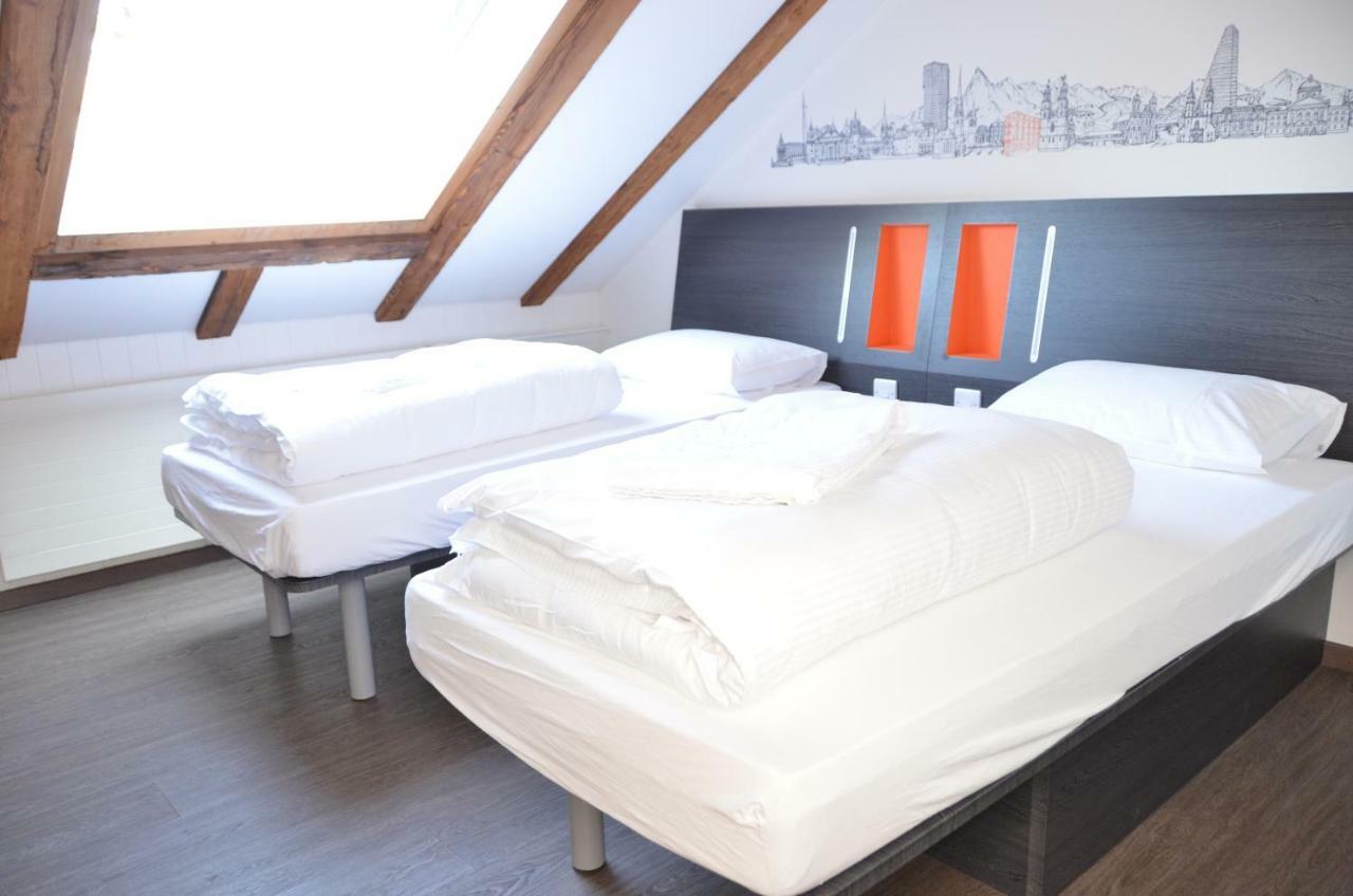 Easyhotel West
