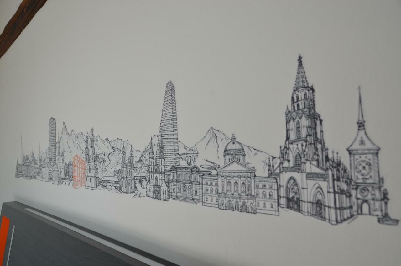 Easyhotel West 2*