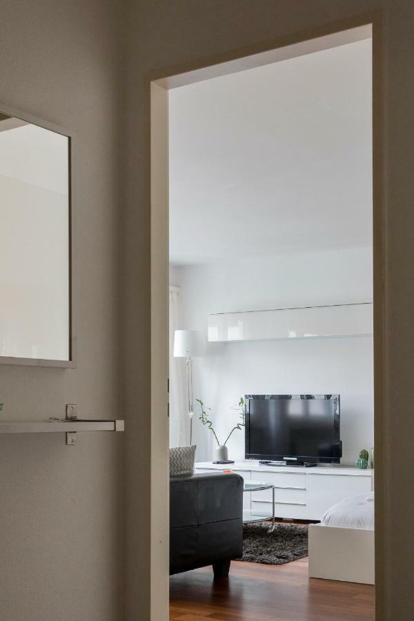 Apartment Superb Bright Apartment With Pocket Wifi !!