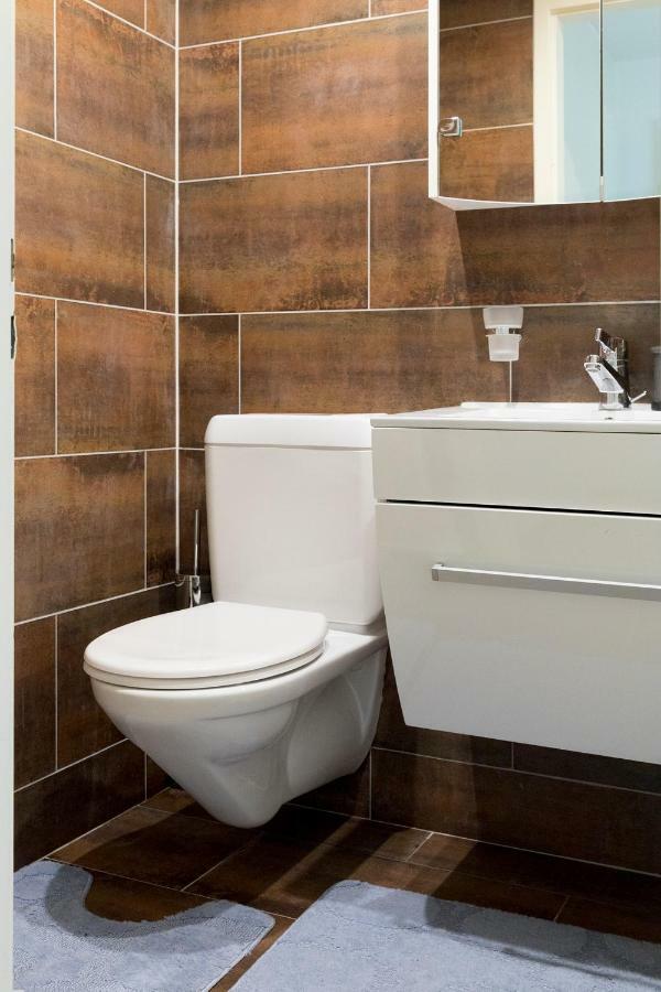 Apartment Superb Bright Apartment With Pocket Wifi !! *