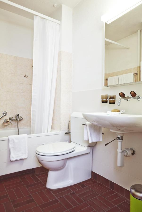 - Forchstrasse Apartment *