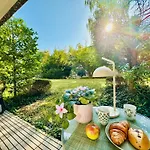 New, Central Studio With Garden Terrace And Much Privacy
